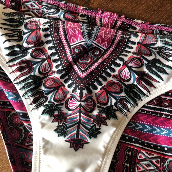 Reversible Patterned Bikini Bottoms - Picture 5 of 5